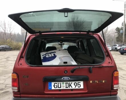 Красный Форд Эксплорер, объемом двигателя 4 л и пробегом 158 тыс. км за 2500 $, фото 4 на Automoto.ua