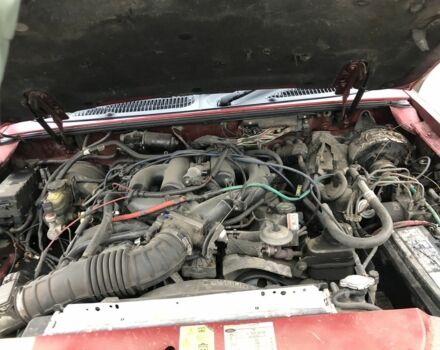 Красный Форд Эксплорер, объемом двигателя 4 л и пробегом 158 тыс. км за 2500 $, фото 7 на Automoto.ua