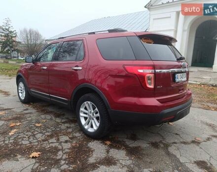 Красный Форд Эксплорер, объемом двигателя 3.5 л и пробегом 300 тыс. км за 14000 $, фото 3 на Automoto.ua