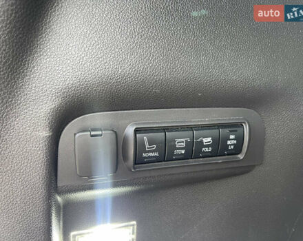 Красный Форд Эксплорер, объемом двигателя 3.5 л и пробегом 284 тыс. км за 14900 $, фото 21 на Automoto.ua