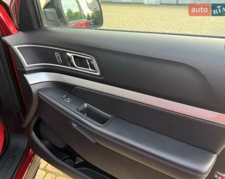 Красный Форд Эксплорер, объемом двигателя 3.5 л и пробегом 149 тыс. км за 15800 $, фото 14 на Automoto.ua