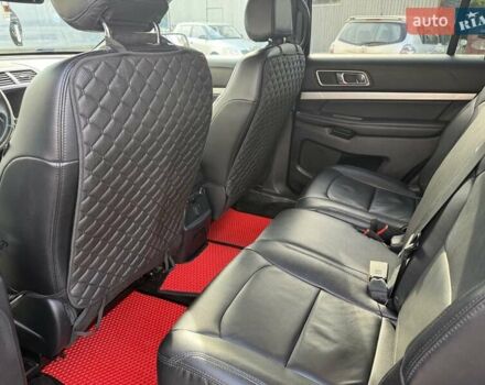 Красный Форд Эксплорер, объемом двигателя 3.5 л и пробегом 149 тыс. км за 15800 $, фото 20 на Automoto.ua