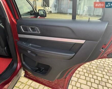 Красный Форд Эксплорер, объемом двигателя 3.5 л и пробегом 149 тыс. км за 15800 $, фото 17 на Automoto.ua