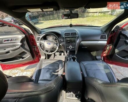 Красный Форд Эксплорер, объемом двигателя 3.5 л и пробегом 143 тыс. км за 22000 $, фото 19 на Automoto.ua