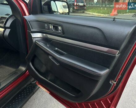 Красный Форд Эксплорер, объемом двигателя 3.5 л и пробегом 227 тыс. км за 16300 $, фото 37 на Automoto.ua