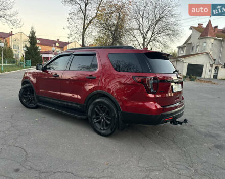 Красный Форд Эксплорер, объемом двигателя 3.5 л и пробегом 227 тыс. км за 16300 $, фото 10 на Automoto.ua