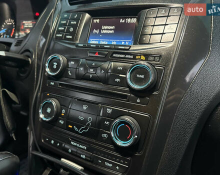 Красный Форд Эксплорер, объемом двигателя 3.5 л и пробегом 227 тыс. км за 16300 $, фото 43 на Automoto.ua