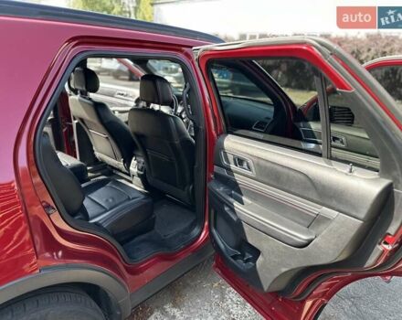 Красный Форд Эксплорер, объемом двигателя 3.5 л и пробегом 143 тыс. км за 22000 $, фото 11 на Automoto.ua