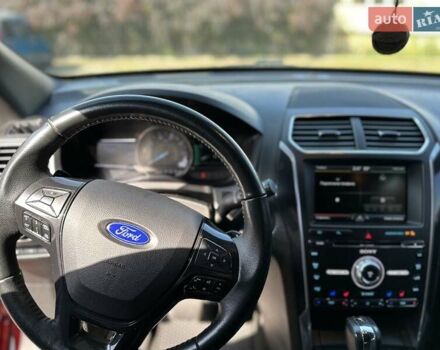 Красный Форд Эксплорер, объемом двигателя 3.5 л и пробегом 143 тыс. км за 22000 $, фото 13 на Automoto.ua