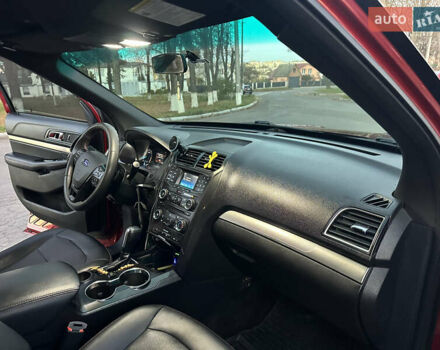 Красный Форд Эксплорер, объемом двигателя 3.5 л и пробегом 227 тыс. км за 16300 $, фото 39 на Automoto.ua