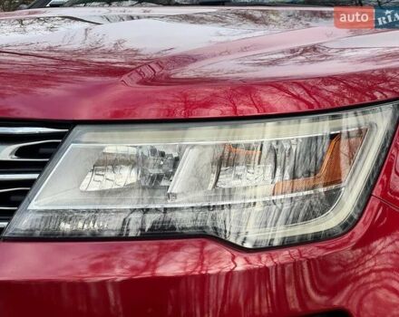 Красный Форд Эксплорер, объемом двигателя 3.5 л и пробегом 136 тыс. км за 19500 $, фото 7 на Automoto.ua