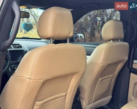 Красный Форд Эксплорер, объемом двигателя 3.5 л и пробегом 136 тыс. км за 19500 $, фото 38 на Automoto.ua