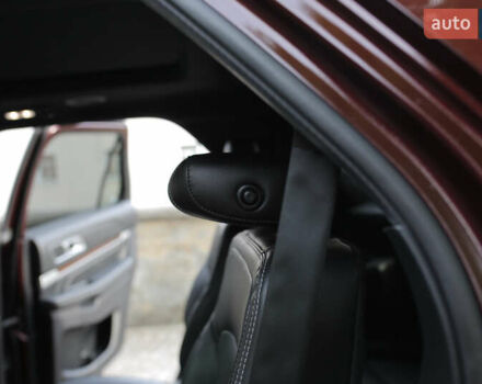 Форд Эксплорер 2018 в Кременце на Automoto.ua Красный Форд Эксплорер, объемом двигателя 3.5 л и пробегом 119 тыс. км за 26800 $, фото 22 на Automoto.ua