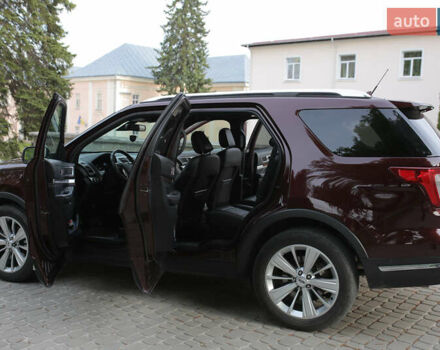 Форд Эксплорер 2018 в Кременце на Automoto.ua Красный Форд Эксплорер, объемом двигателя 3.5 л и пробегом 119 тыс. км за 26800 $, фото 18 на Automoto.ua