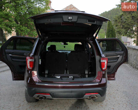 Форд Эксплорер 2018 в Кременце на Automoto.ua Красный Форд Эксплорер, объемом двигателя 3.5 л и пробегом 119 тыс. км за 26800 $, фото 31 на Automoto.ua