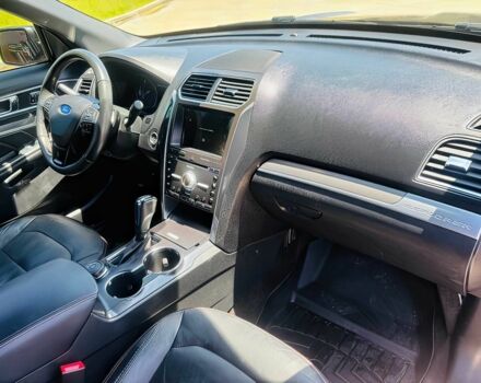 Красный Форд Эксплорер, объемом двигателя 3.5 л и пробегом 40 тыс. км за 11000 $, фото 13 на Automoto.ua