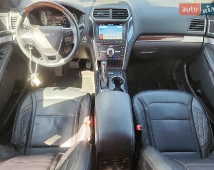 Красный Форд Эксплорер, объемом двигателя 0 л и пробегом 132 тыс. км за 4900 $, фото 7 на Automoto.ua