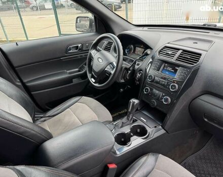 Форд Эксплорер, объемом двигателя 3.7 л и пробегом 272 тыс. км за 17990 $, фото 29 на Automoto.ua