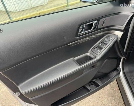 Форд Эксплорер, объемом двигателя 3.7 л и пробегом 272 тыс. км за 17990 $, фото 13 на Automoto.ua