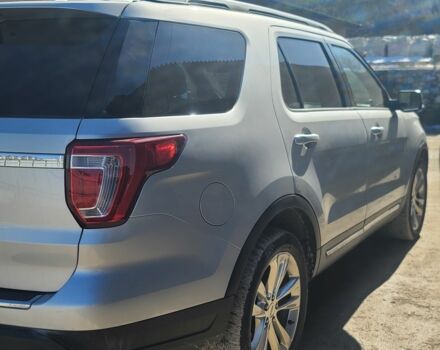 Сірий Форд Експлорер, об'ємом двигуна 3.5 л та пробігом 145 тис. км за 15999 $, фото 6 на Automoto.ua