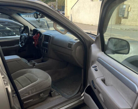 Форд Эксплорер 2003 в Киеве на Automoto.ua Серый Форд Эксплорер, объемом двигателя 4 л и пробегом 220 тыс. км за 13000 $, фото 8 на Automoto.ua