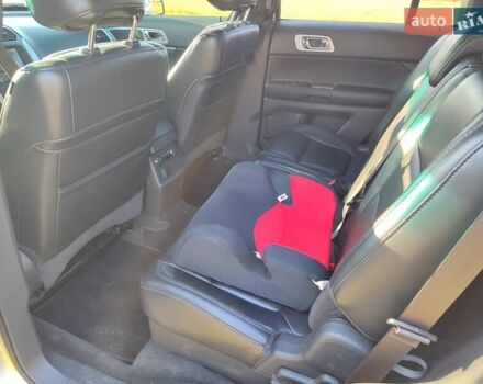 Сірий Форд Експлорер, об'ємом двигуна 2 л та пробігом 148 тис. км за 14100 $, фото 10 на Automoto.ua