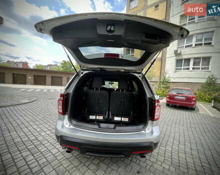 Серый Форд Эксплорер, объемом двигателя 3.5 л и пробегом 219 тыс. км за 15850 $, фото 42 на Automoto.ua