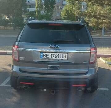 Серый Форд Эксплорер, объемом двигателя 3.5 л и пробегом 213 тыс. км за 14555 $, фото 3 на Automoto.ua