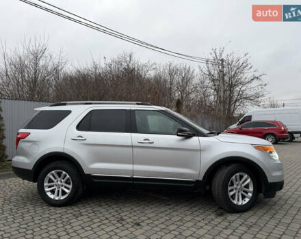 Серый Форд Эксплорер, объемом двигателя 3.5 л и пробегом 200 тыс. км за 12999 $, фото 4 на Automoto.ua