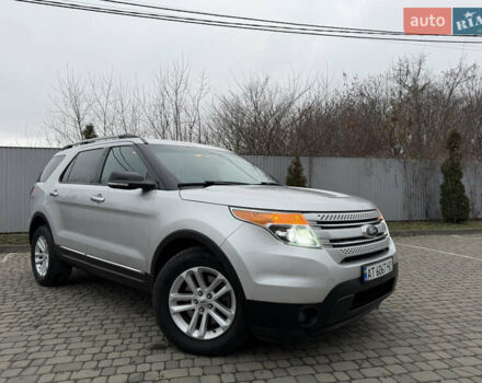 Серый Форд Эксплорер, объемом двигателя 3.5 л и пробегом 200 тыс. км за 12999 $, фото 2 на Automoto.ua