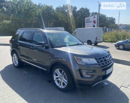 Серый Форд Эксплорер, объемом двигателя 3.5 л и пробегом 289 тыс. км за 15999 $, фото 4 на Automoto.ua