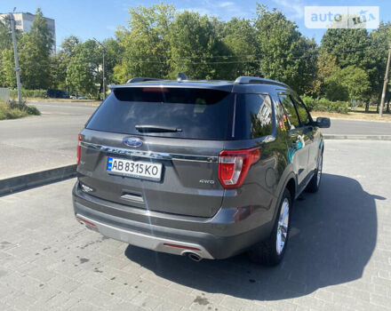 Серый Форд Эксплорер, объемом двигателя 3.5 л и пробегом 289 тыс. км за 15999 $, фото 2 на Automoto.ua