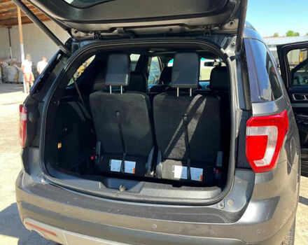 Серый Форд Эксплорер, объемом двигателя 3.5 л и пробегом 289 тыс. км за 15999 $, фото 7 на Automoto.ua