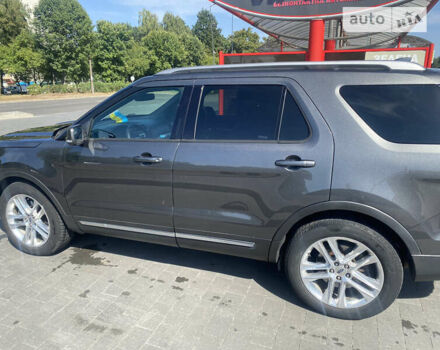 Серый Форд Эксплорер, объемом двигателя 3.5 л и пробегом 289 тыс. км за 15999 $, фото 6 на Automoto.ua