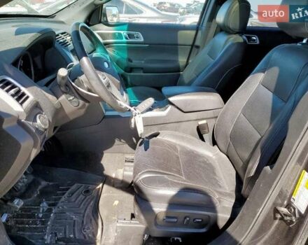 Серый Форд Эксплорер, объемом двигателя 3.5 л и пробегом 137 тыс. км за 3000 $, фото 6 на Automoto.ua