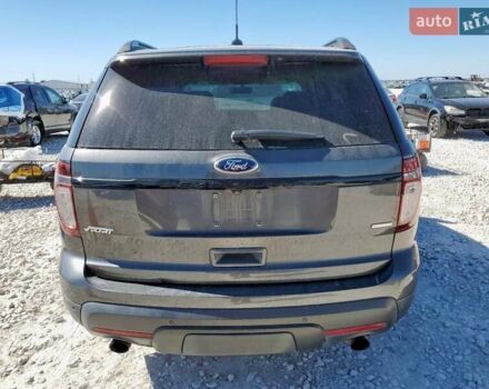 Серый Форд Эксплорер, объемом двигателя 3.5 л и пробегом 137 тыс. км за 3000 $, фото 5 на Automoto.ua