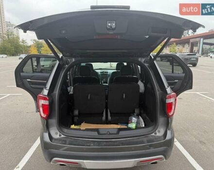 Форд Эксплорер 2015 в Киеве на Automoto.ua Серый Форд Эксплорер, объемом двигателя 3.5 л и пробегом 177 тыс. км за 21000 $, фото 3 на Automoto.ua