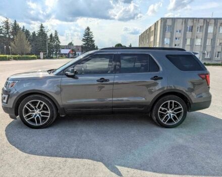 Серый Форд Эксплорер, объемом двигателя 3.5 л и пробегом 184 тыс. км за 18000 $, фото 6 на Automoto.ua