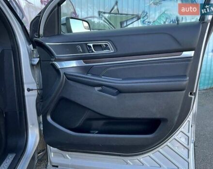 Сірий Форд Експлорер, об'ємом двигуна 3.5 л та пробігом 192 тис. км за 20900 $, фото 30 на Automoto.ua