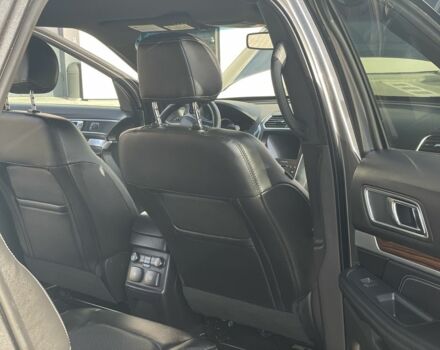 Серый Форд Эксплорер, объемом двигателя 3.5 л и пробегом 178 тыс. км за 19600 $, фото 9 на Automoto.ua