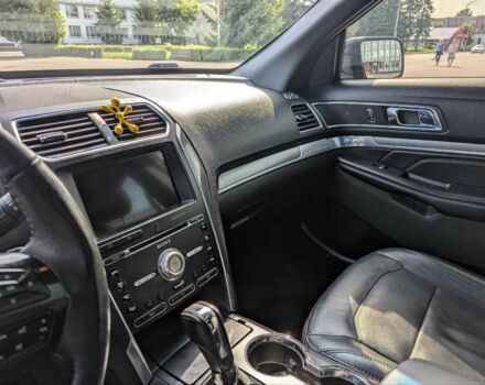 Серый Форд Эксплорер, объемом двигателя 3.5 л и пробегом 184 тыс. км за 18000 $, фото 17 на Automoto.ua