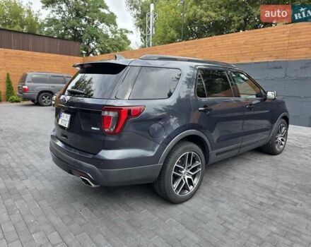 Серый Форд Эксплорер, объемом двигателя 3.5 л и пробегом 263 тыс. км за 16200 $, фото 5 на Automoto.ua