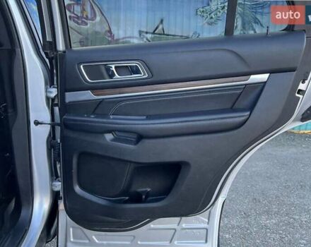 Сірий Форд Експлорер, об'ємом двигуна 3.5 л та пробігом 192 тис. км за 20900 $, фото 55 на Automoto.ua