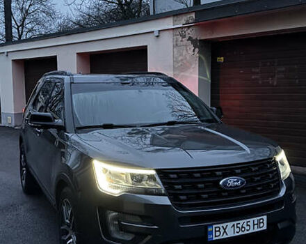 Серый Форд Эксплорер, объемом двигателя 3.5 л и пробегом 180 тыс. км за 17500 $, фото 9 на Automoto.ua