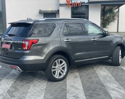 Серый Форд Эксплорер, объемом двигателя 3.5 л и пробегом 178 тыс. км за 19600 $, фото 4 на Automoto.ua