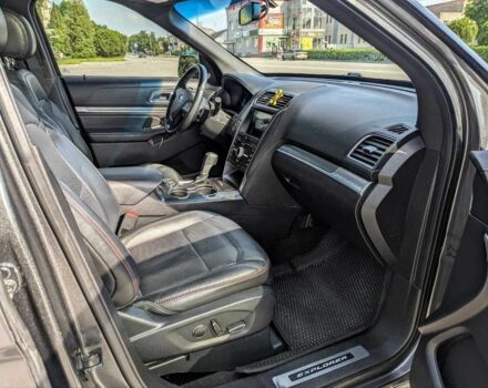 Серый Форд Эксплорер, объемом двигателя 3.5 л и пробегом 184 тыс. км за 18000 $, фото 12 на Automoto.ua