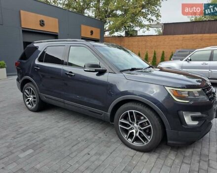 Серый Форд Эксплорер, объемом двигателя 3.5 л и пробегом 263 тыс. км за 16200 $, фото 4 на Automoto.ua