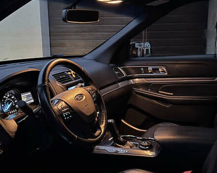 Серый Форд Эксплорер, объемом двигателя 3.5 л и пробегом 180 тыс. км за 17500 $, фото 13 на Automoto.ua