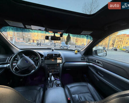 Серый Форд Эксплорер, объемом двигателя 2.26 л и пробегом 180 тыс. км за 18300 $, фото 4 на Automoto.ua