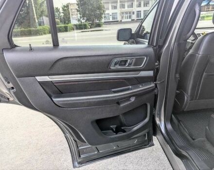 Серый Форд Эксплорер, объемом двигателя 3.5 л и пробегом 184 тыс. км за 18000 $, фото 15 на Automoto.ua